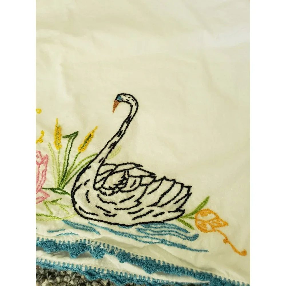 Vintage Swan Embroidered Pillowcase‎